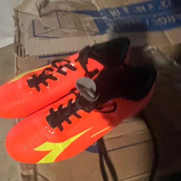 Diadora Neon Pink and Yellow Soccer Cleats - Picture 6 of 9